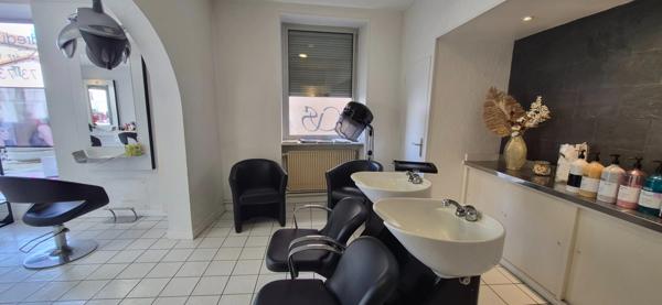 Salon de coiffure à vendre à LEZOUX (63) !
