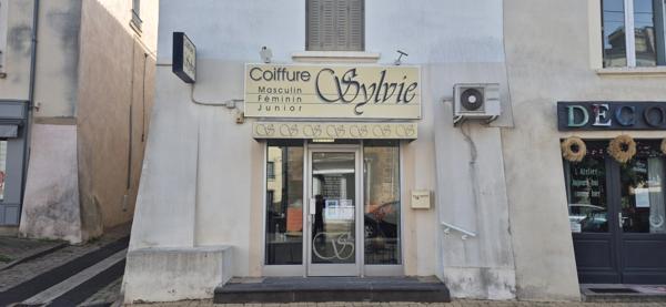Salon de coiffure à vendre à LEZOUX (63) !