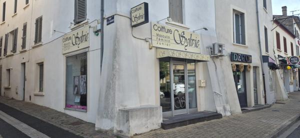 Salon de coiffure à vendre à LEZOUX (63) !