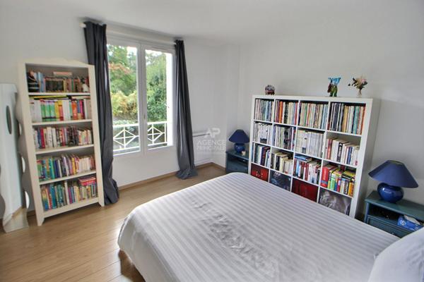 Villa Verneuil Sur Seine 7 pièce(s) 180 m2 €678 000 ** - Référence 1040