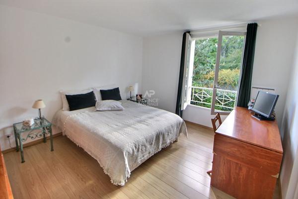 Villa Verneuil Sur Seine 7 pièce(s) 180 m2 €678 000 ** - Référence 1040