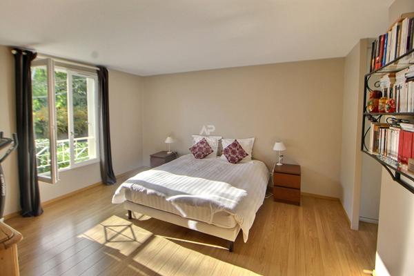 Villa Verneuil Sur Seine 7 pièce(s) 180 m2 €678 000 ** - Référence 1040