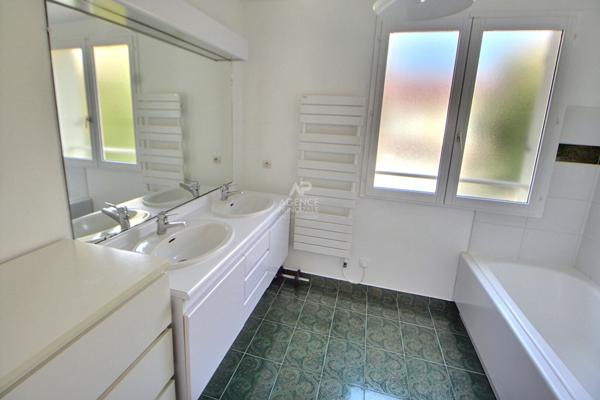 Villa Verneuil Sur Seine 7 pièce(s) 180 m2 €678 000 ** - Référence 1040