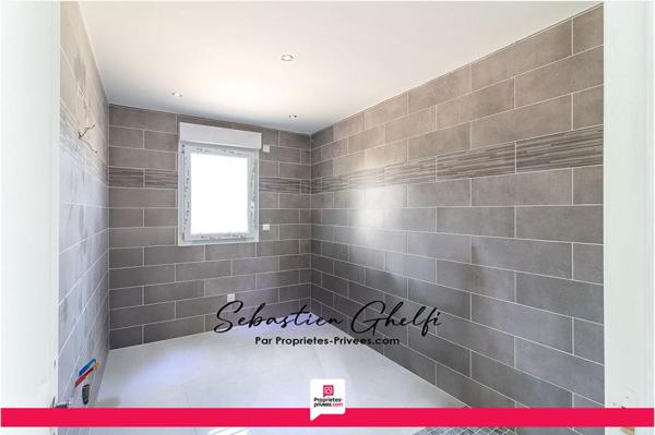 maison de plain-pied avec 3 chambres-cellier-garage-jardin