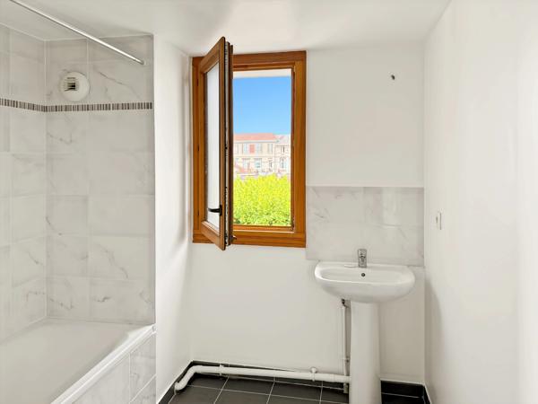 Appartement à vendre 3 pièces MONTREUIL (93)