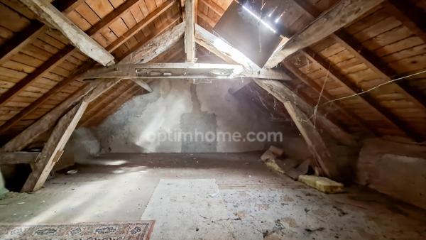 Maison à rénover 3 pièces sur terrain de 2600 m² avec atelier à Hauterive (03)