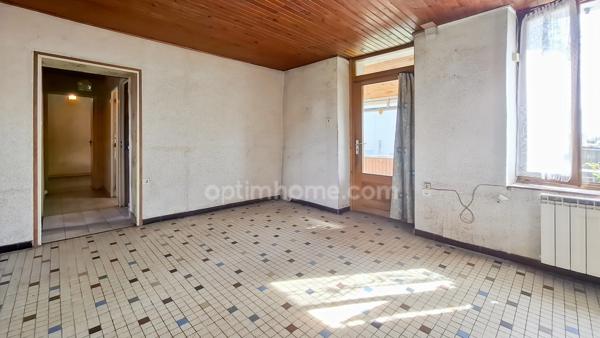 Maison à rénover 3 pièces sur terrain de 2600 m² avec atelier à Hauterive (03)