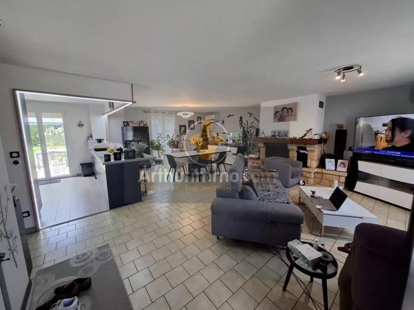 Vente                                                      Maison
                        
                     6 pièces                      130 m2                     à Rozay-en-Brie