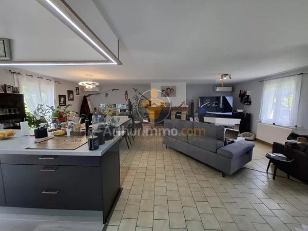 Vente                                                      Maison
                        
                     6 pièces                      130 m2                     à Rozay-en-Brie
