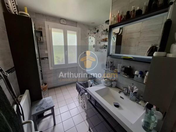 Vente                                                      Maison
                        
                     6 pièces                      130 m2                     à Rozay-en-Brie