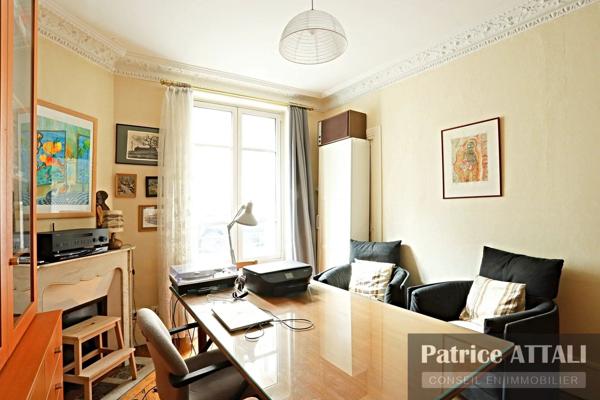 Vente                                                      Duplex
                        
                     5 pièces                      106 m2                     à Paris 18