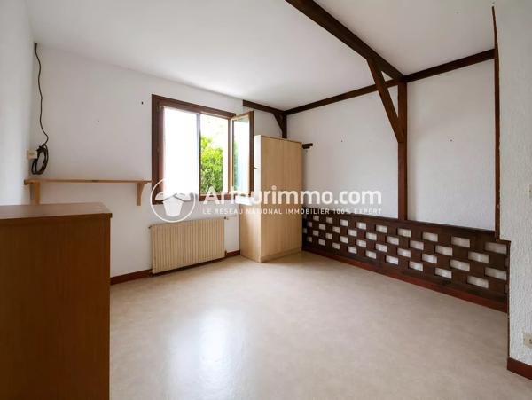 Vente                                                      Maison
                        
                     6 pièces                      108 m2                     à Savigny-le-Temple