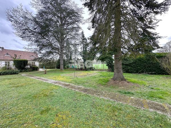 Soisy-sur-École (91840) Maison avec sous-sol, belle piscine sur un superbe terrain de 2500m2 environ