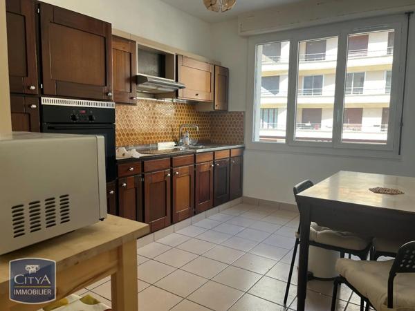 Appartement à louer 2 pièces 58.5m²