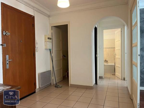 Appartement à louer 2 pièces 58.5m²