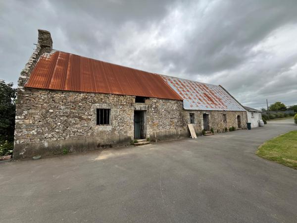 LONGÈRE À RÉNOVER – LANGUIDIC (PROCHE LANDEVANT ET HENNEBONT)