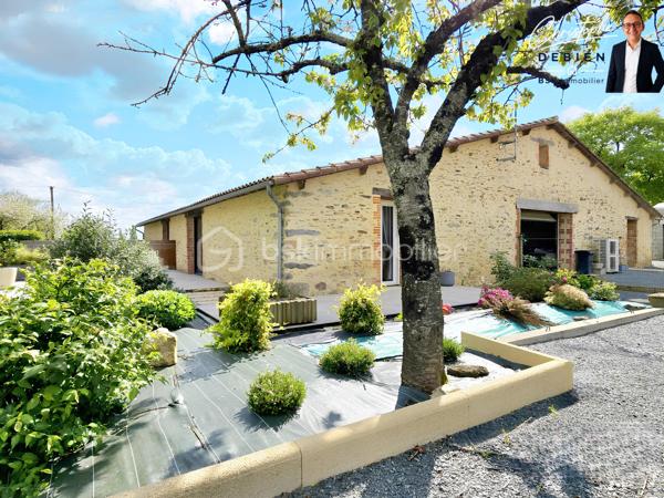 Christophe DEBIEN – BSK Immobilier – vous présente en exclusivité cette propriété de caractère située au pied de la forêt de Sainte-Florence.

Dans un environnement préservé, à l’abri des regards et entourée de nature, cette authentique grange en pierre entièrement rénovée développe 231 m² habitables sur un terrain paysagé de 1 890 m².

Un bien rare où le charme de l’ancien se conjugue parfaitement avec des prestations modernes et des volumes généreux.

Dès l’entrée, la maison séduit par son atmosphère chaleureuse et ses espaces lumineux. Le salon cathédrale de 42 m², agrémenté d’un poêle à bois et d’une mezzanine ouverte, crée un véritable lieu de vie convivial et élégant.

La maison offre une organisation idéale pour une vie familiale, une activité indépendante ou un projet d’accueil :
• Une vaste pièce de vie de 47 m² avec cuisine aménagée et équipée, ouverte sur la terrasse et le patio
• Une suite parentale de plain-pied avec dressing, salle d’eau, WC et terrasse privative
• Une lingerie et des toilettes indépendantes
• Un espace indépendant comprenant un séjour, trois chambres, une salle d’eau à terminer ainsi que des toilettes, pouvant convenir à la famille, aux amis ou à un projet de gîte
• Un garage de 48 m² avec grenier aménagé
• Une cave ainsi qu’un garage non attenant avec abri bois
• Trois terrasses orientées sur le jardin et la forêt

Les prestations apportent un confort de vie recherché :
• Chauffage au sol par pompe à chaleur air/eau
• Ventilation double flux
• Aspiration centralisée
• Menuiseries double vitrage
• Volets roulants électriques

L’emplacement constitue également un véritable atout :
• Échangeur A83/A87 à moins de 5 minutes
• Nantes à 50 minutes
• Cholet à 35 minutes
• Les Sables-d’Olonne à 45 minutes

Cette propriété s’adresse aux acquéreurs en quête d’un lieu de vie authentique, paisible et fonctionnel, sans compromis sur l’accessibilité.

Une visite permettra d’en apprécier pleinement les volumes, l’environnement et le potentiel.

Contactez-moi dès maintenant pour organiser votre découverte de ce bien exclusif.

Visite virtuelle disponible sur demande.

Conformément à la loi ELAN, tout candidat acquéreur peut se faire accompagner lors de la visite par le professionnel du bâtiment de son choix, sous réserve d’en informer préalablement l’agence afin d’organiser la visite dans les meilleures conditions.