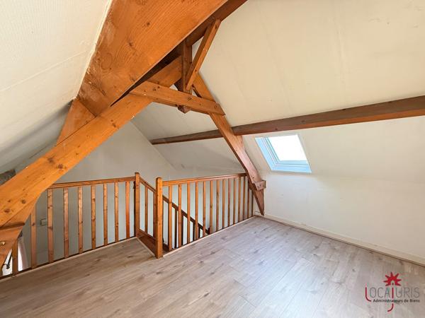 Beau F2 en duplex - Proche du Château