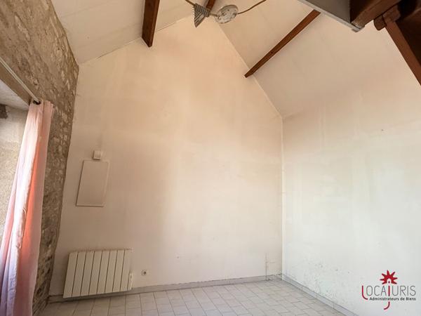 Beau F2 en duplex - Proche du Château