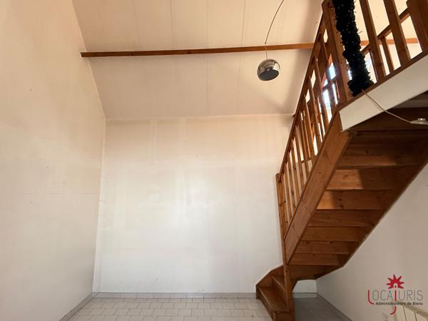 Beau F2 en duplex - Proche du Château