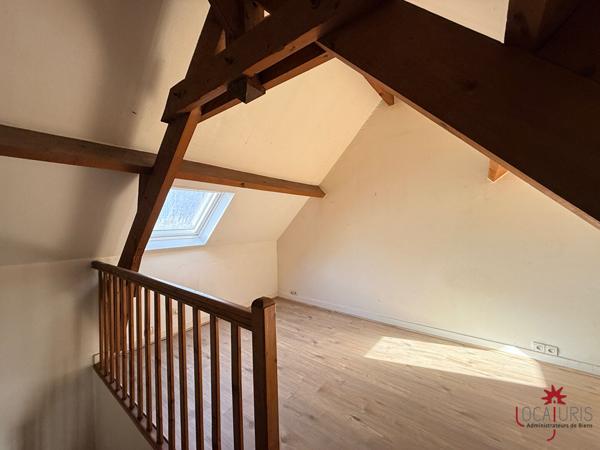 Beau F2 en duplex - Proche du Château