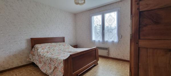 Maison de charme avec ancien moulin, grand terrain et dépendances à COMMEQUIERS