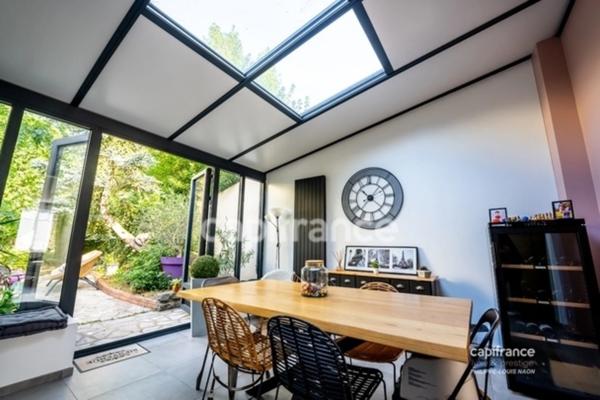 SUPERBE MAISON AVEC GARAGE AVEC VUE SUR LA MURAILLE GALLO ROMAINE !