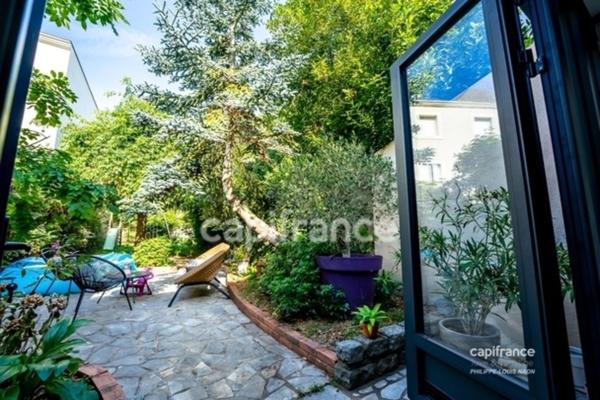 SUPERBE MAISON AVEC GARAGE AVEC VUE SUR LA MURAILLE GALLO ROMAINE !