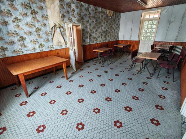 Exclu Vente interactive : très grande maison à rénover, Montipouret,10 pièces, 225 m2, multiples possibilités