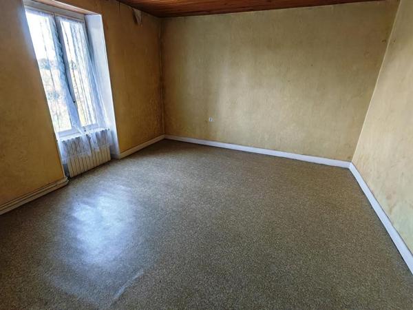 Exclu Vente interactive : très grande maison à rénover, Montipouret,10 pièces, 225 m2, multiples possibilités