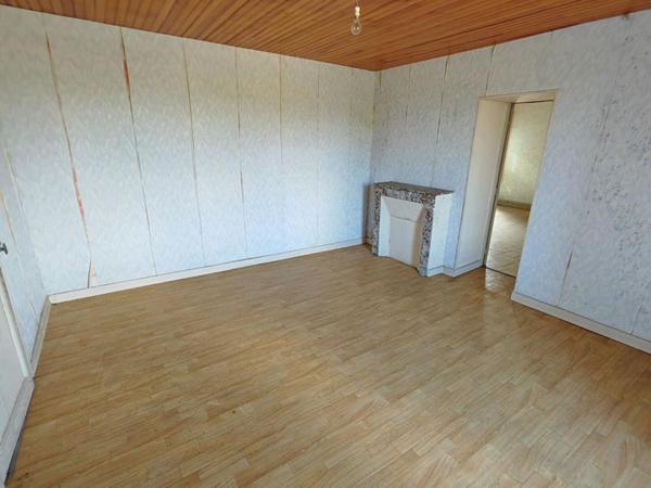 Exclu Vente interactive : très grande maison à rénover, Montipouret,10 pièces, 225 m2, multiples possibilités