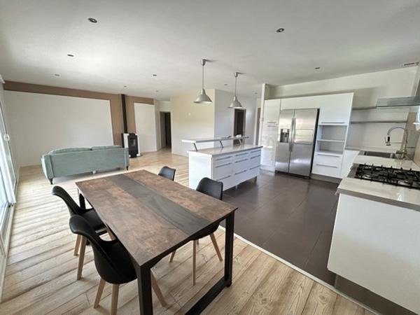 Maison à louer 1 175 € CC Calavanté 5 p 116 m² DPE B