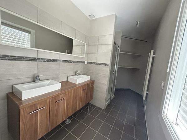 Maison à louer 1 175 € CC Calavanté 5 p 116 m² DPE B