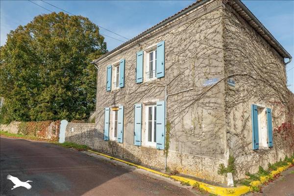 Maison à vendre |  Saint-Just-Luzac |  4 pièces | 108 m²