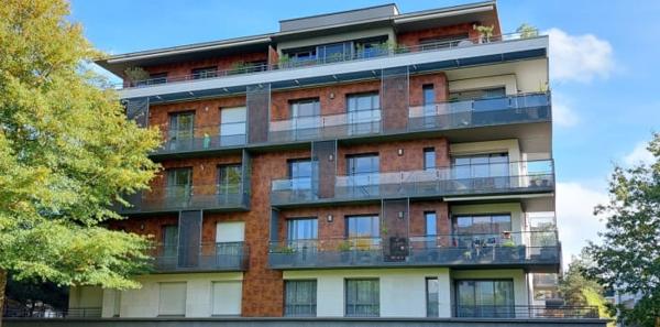 Appartement t3 avec grande terrasse et parking privatif