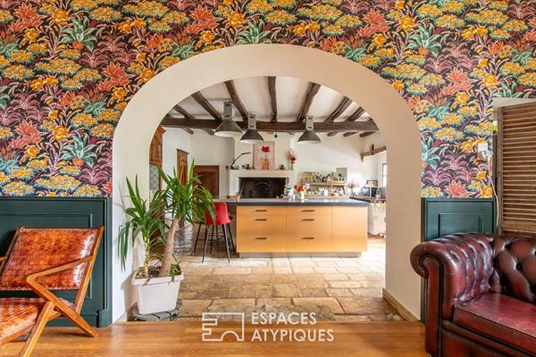 Superbe propriété bourgeoise au coeur du village : élégance et confidentialité