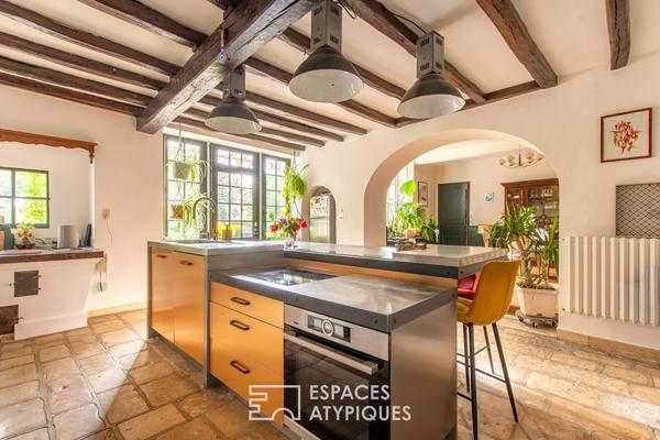 Superbe propriété bourgeoise au coeur du village : élégance et confidentialité