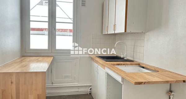 Location Appartement 3 pièces 75.4 m² - Paris 75012