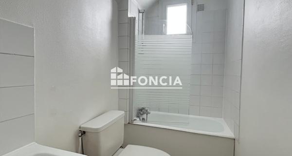 Location Appartement 3 pièces 75.4 m² - Paris 75012