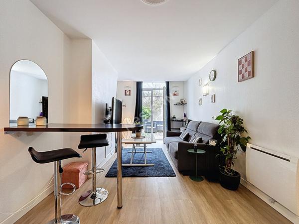 Appartement TOURS - 30m2 - Jardin privatif