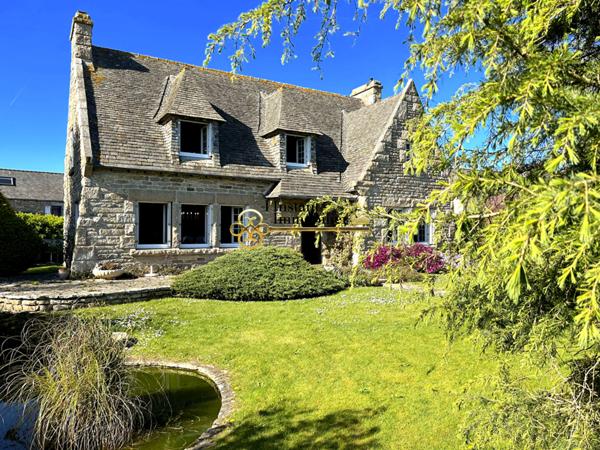 Propriété en pierre de 160m2 à vendre à Roscoff.