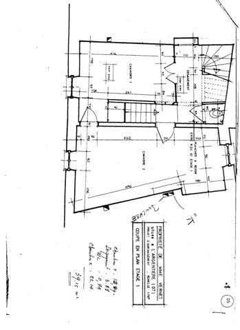Maison de ville - à rénover entièrement - tout à l'égout - 4 niveaux dont garage et pièces voûtées - bon toit Largentière (07110)