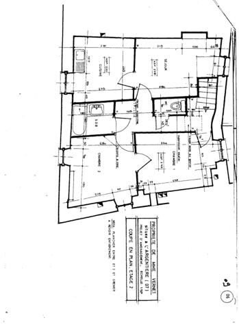 Maison de ville - à rénover entièrement - tout à l'égout - 4 niveaux dont garage et pièces voûtées - bon toit Largentière (07110)