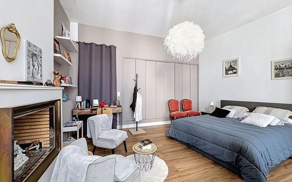 Appartement à vendre    6 pièces • 188,28 m2 Pau