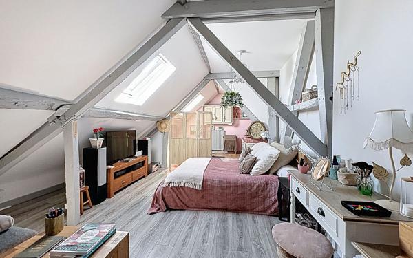 Appartement à vendre    6 pièces • 188,28 m2 Pau