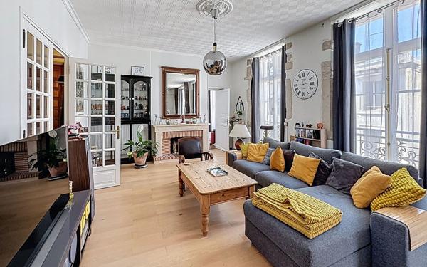 Appartement à vendre    6 pièces • 188,28 m2 Pau