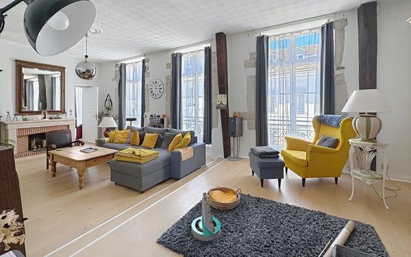 Appartement à vendre    6 pièces • 188,28 m2 Pau