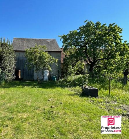 Maison de 200 m²  avec vie en plain pied + grange et cave voutée sur un terrain de 525 m² en hypercentre de Châteauneuf sur Loire