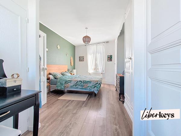 Maison de ville clé en main, 4 chambres, jardin et garage en centre de CONCHES EN OUCHE