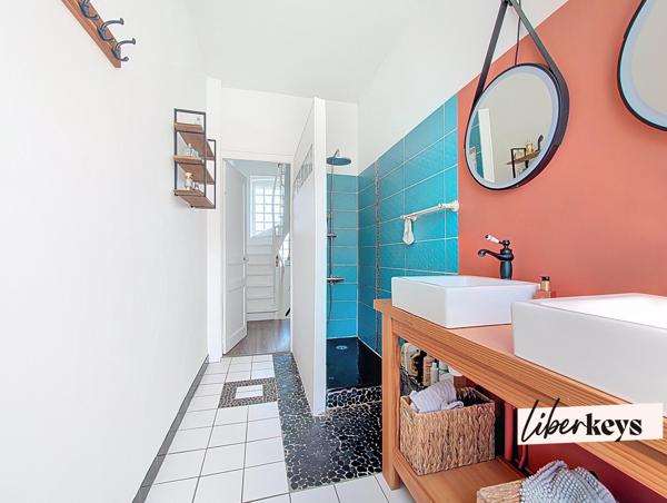 Maison de ville clé en main, 4 chambres, jardin et garage en centre de CONCHES EN OUCHE